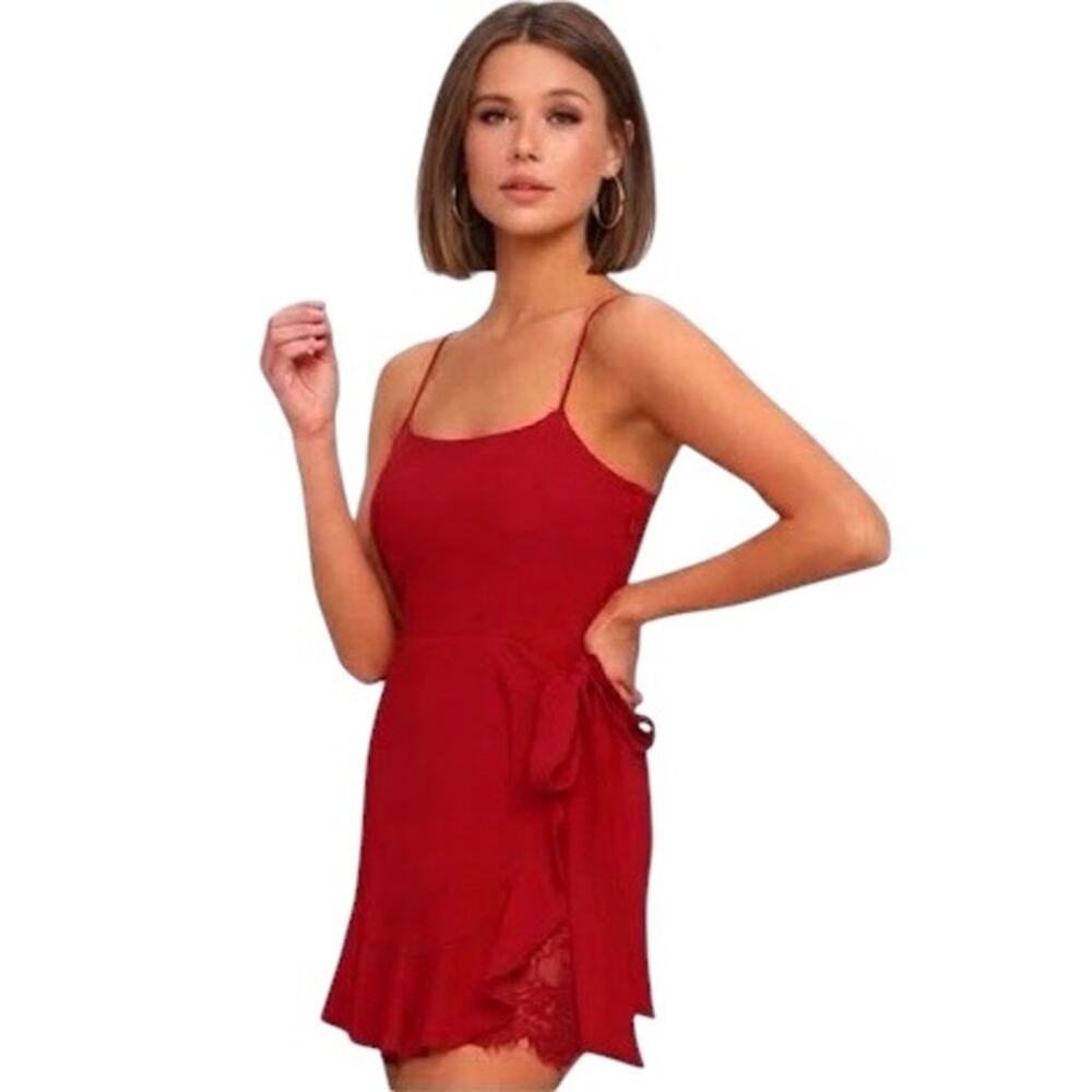 The Impeccable Pig Sleeveless Tie Waist Lace Panel Mini Dress in Red Size Small